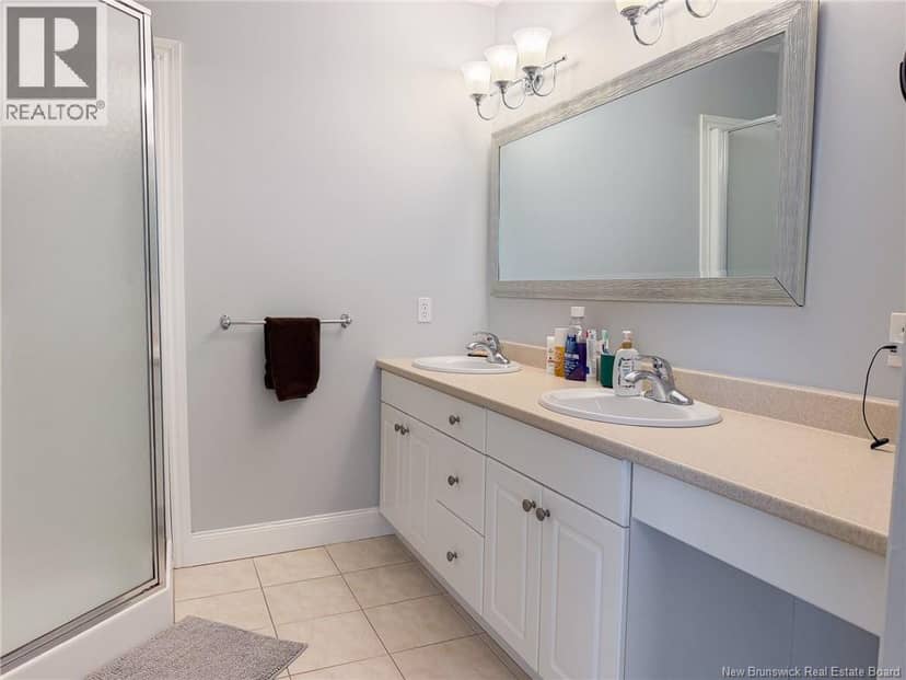 44 Brown Boulevard Unit# 2F — photo 25 of 40