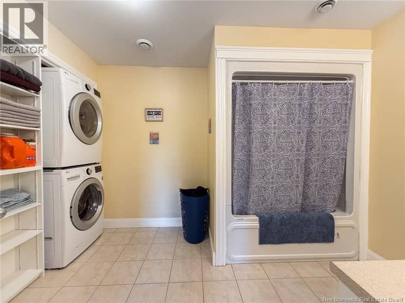 44 Brown Boulevard Unit# 2F — photo 31 of 40