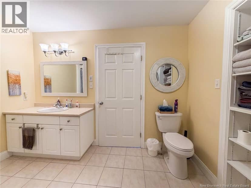 44 Brown Boulevard Unit# 2F — photo 32 of 40