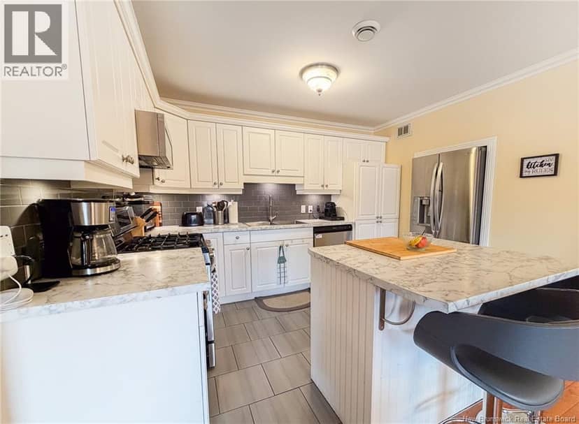 44 Brown Boulevard Unit# 2F — photo 4 of 40