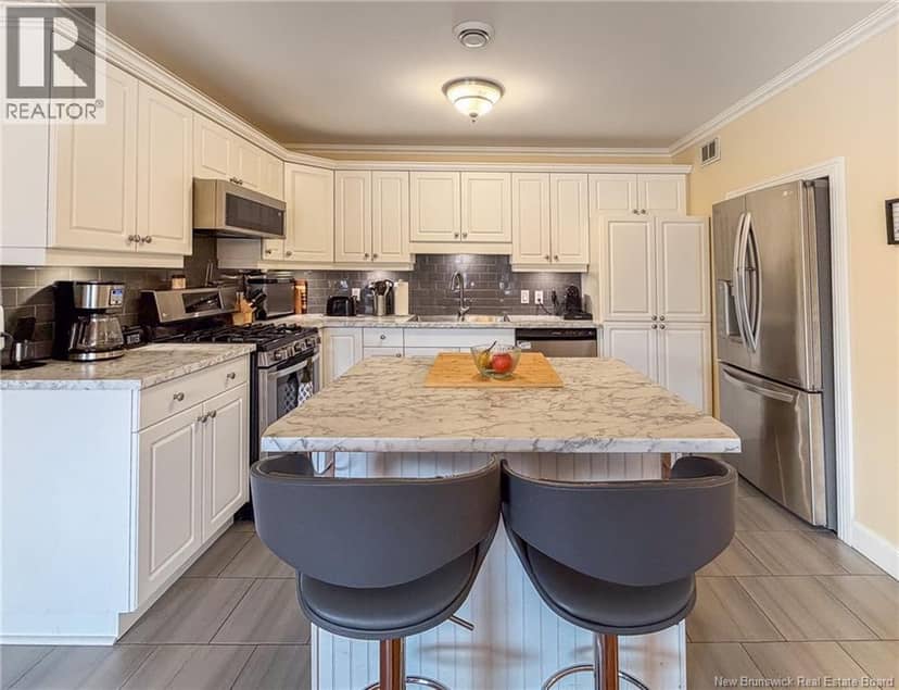 44 Brown Boulevard Unit# 2F — photo 5 of 40
