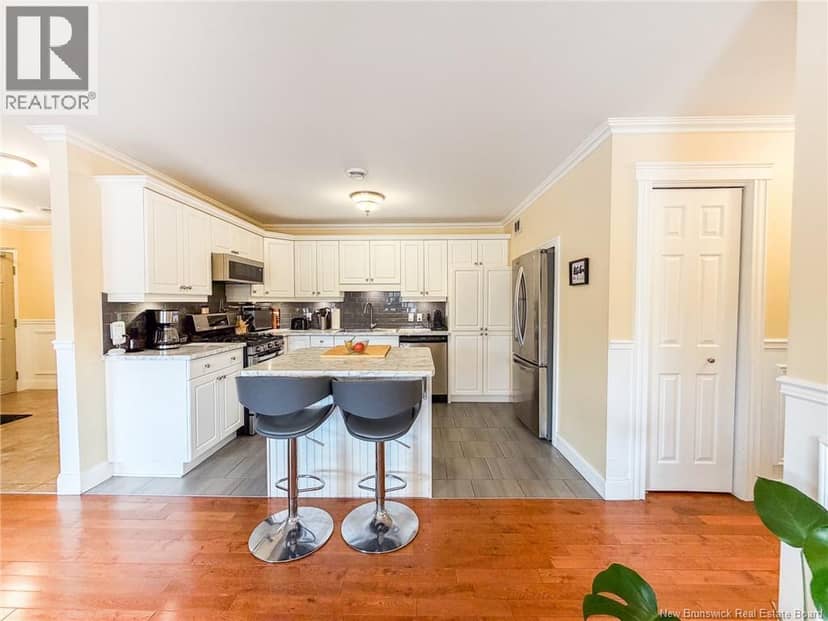 44 Brown Boulevard Unit# 2F — photo 6 of 40