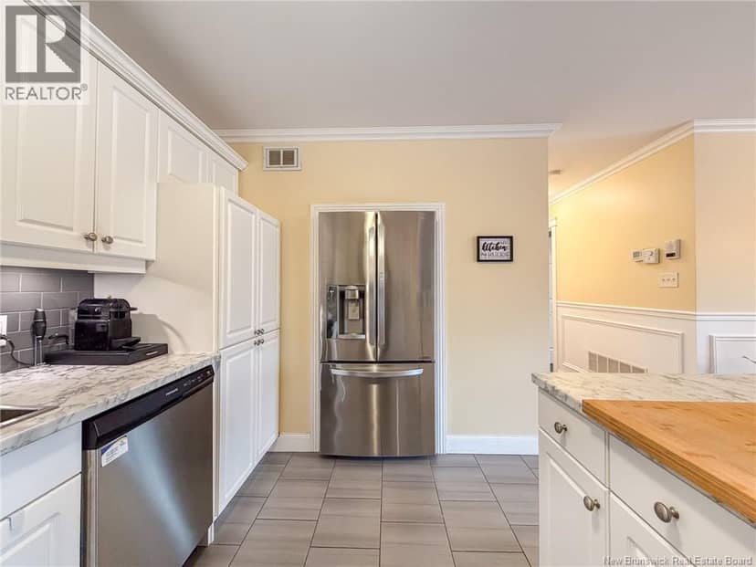 44 Brown Boulevard Unit# 2F — photo 8 of 40