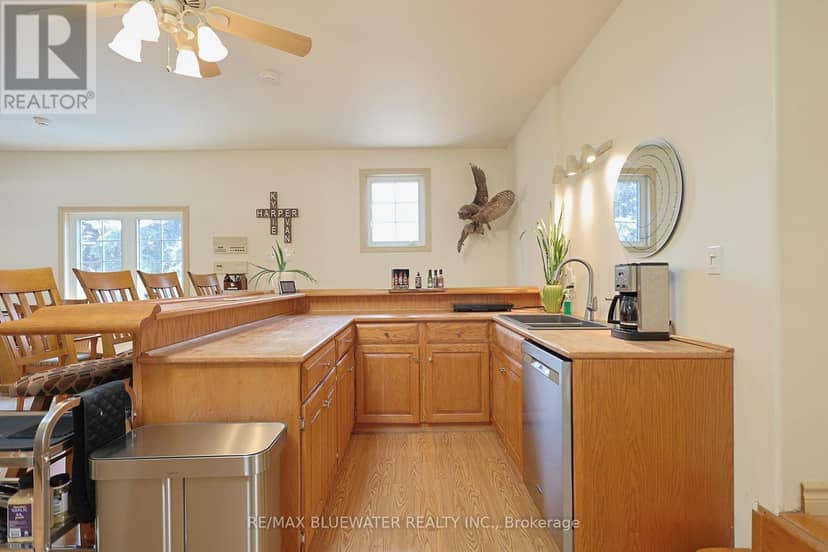 7196 Outer Drive — photo 34 of 40