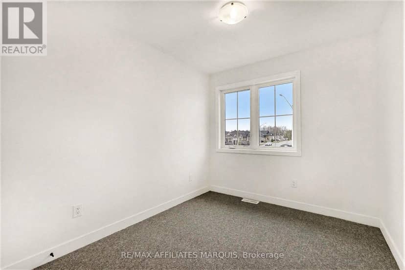 44 Whitcomb Crescent — photo 14 of 28