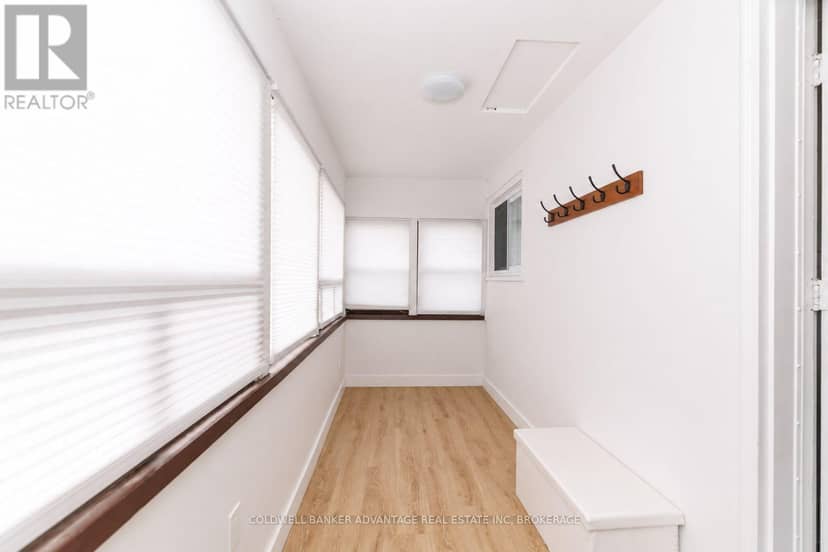 13 Duncan Street W — photo 5 of 27