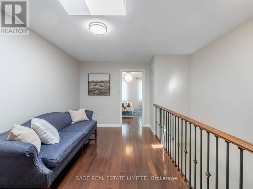251A Chisholm Avenue — photo 11 of 30