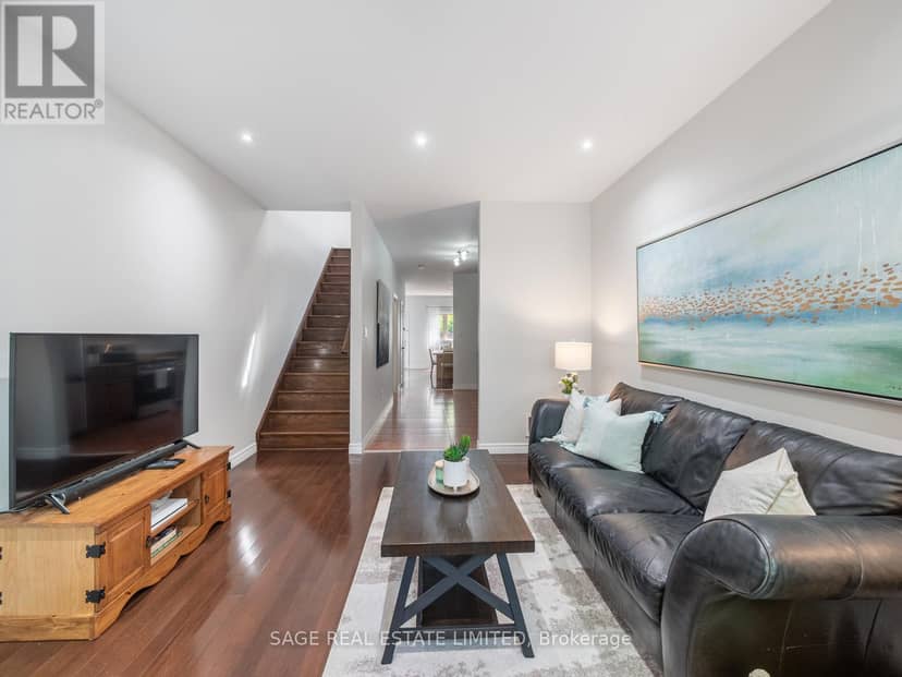 251A Chisholm Avenue — photo 4 of 30