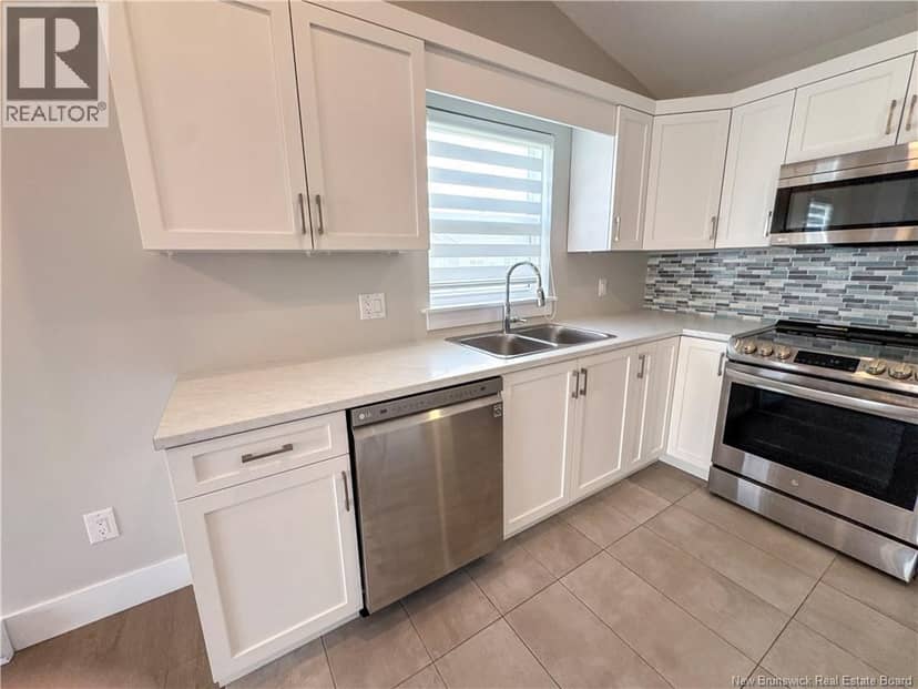 35 Anastasia Crescent — photo 20 of 40