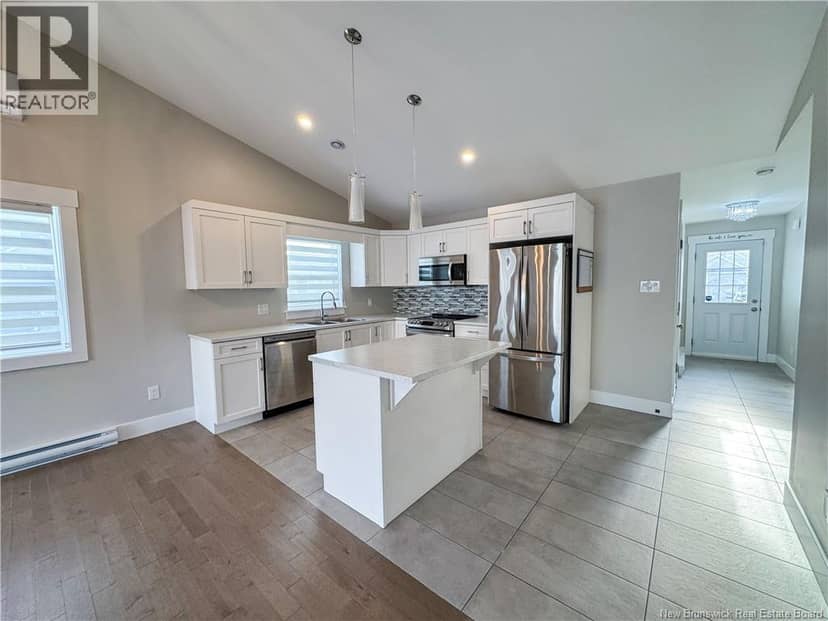 35 Anastasia Crescent — photo 4 of 40