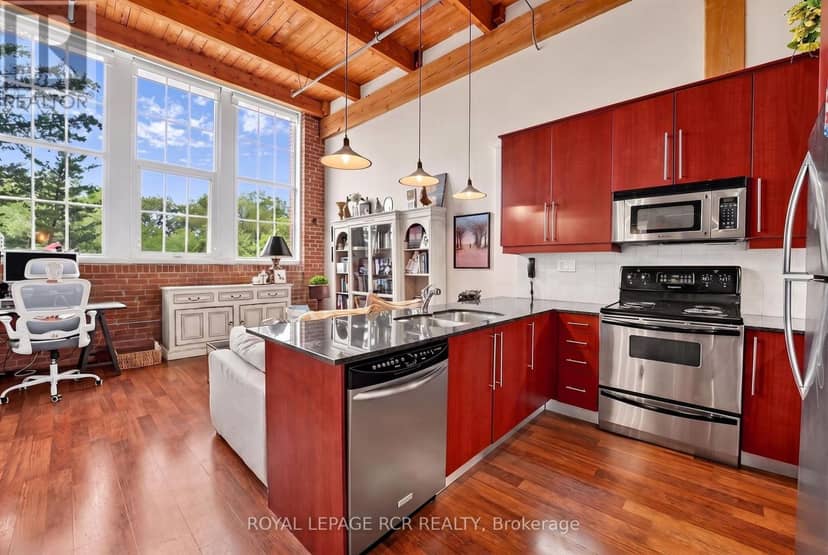 207 - 543 Timothy Street — photo 5 of 39