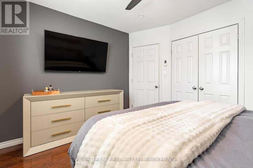 396 Mary Street — photo 13 of 31