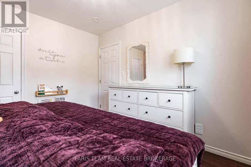 396 Mary Street — photo 15 of 31