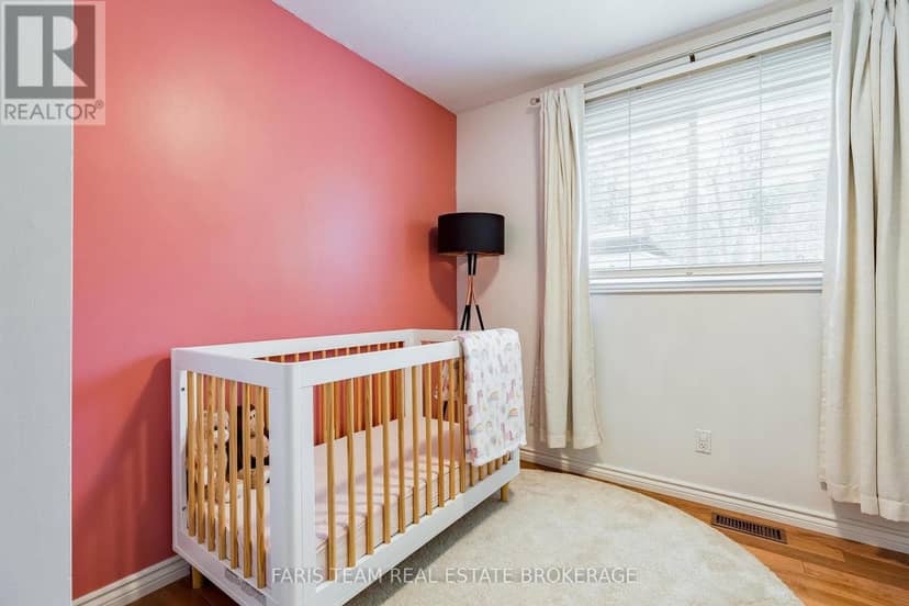 396 Mary Street — photo 16 of 31