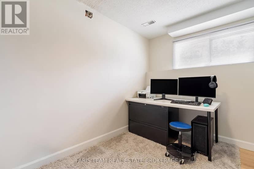396 Mary Street — photo 20 of 31