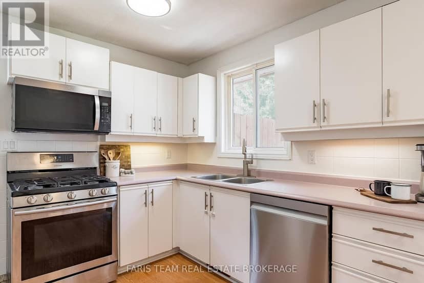 396 Mary Street — photo 6 of 31