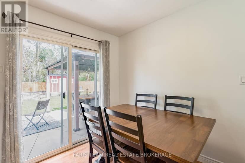 396 Mary Street — photo 8 of 31