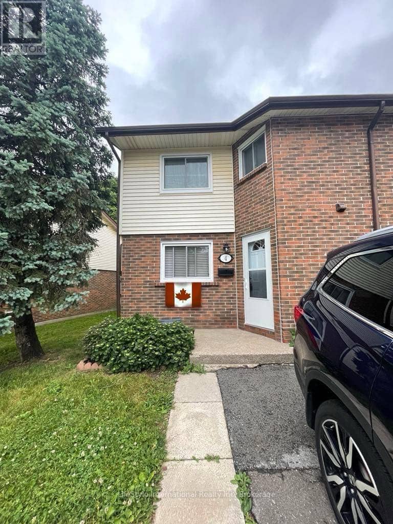 4 - 5982 Dunn Street, Niagara Falls