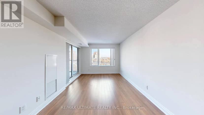718 - 273 South Park Road — photo 5 of 38