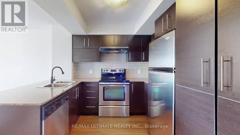 718 - 273 South Park Road — photo 9 of 38
