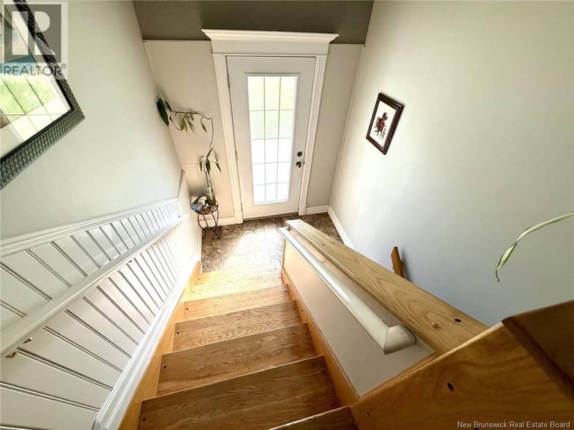8203 Rue St-Paul — photo 10 of 35