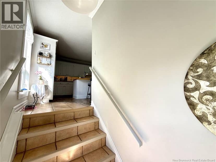 8203 Rue St-Paul — photo 13 of 35