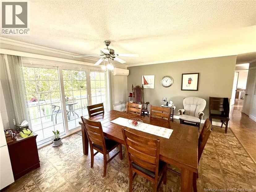 8203 Rue St-Paul — photo 22 of 35