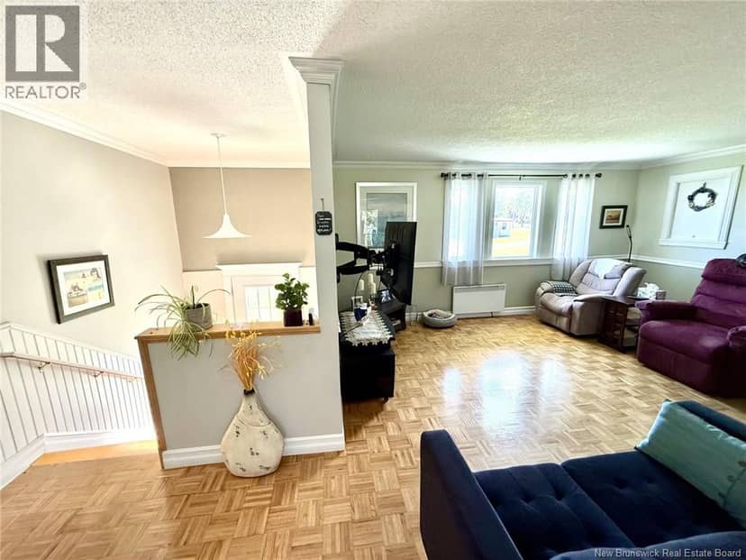 8203 Rue St-Paul — photo 24 of 35