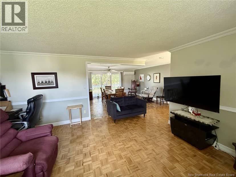 8203 Rue St-Paul — photo 26 of 35