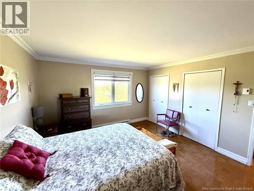 8203 Rue St-Paul — photo 32 of 35