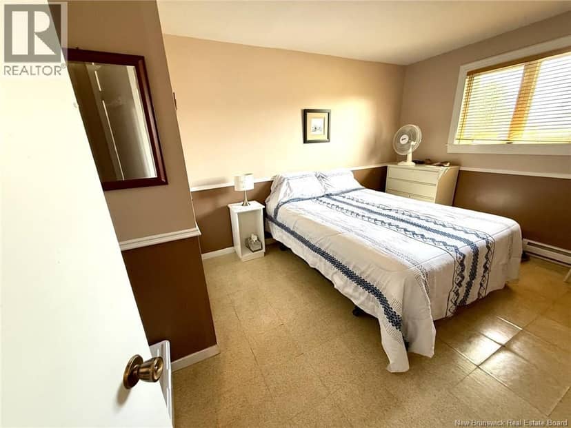 8203 Rue St-Paul — photo 33 of 35