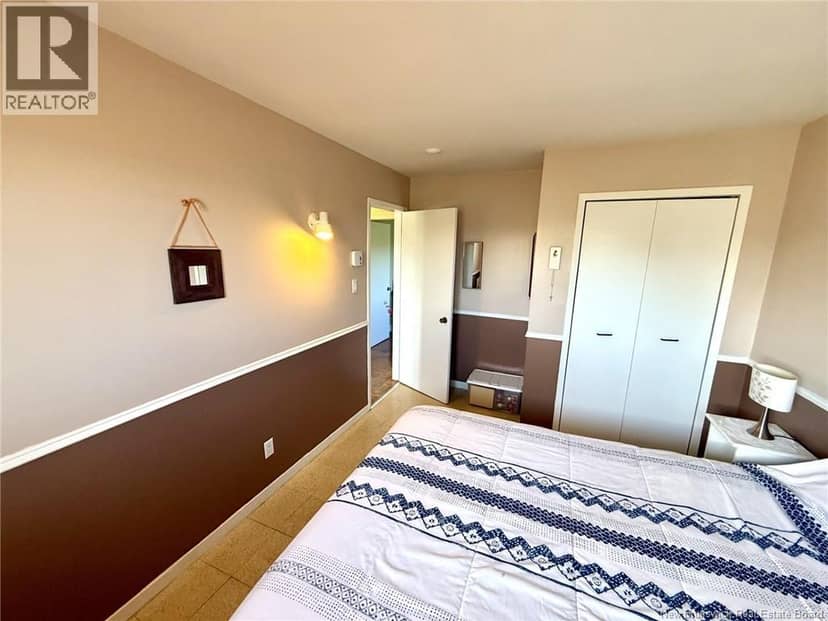 8203 Rue St-Paul — photo 34 of 35