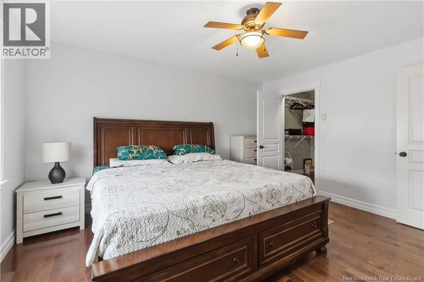 34 Oxiard Street — photo 17 of 29