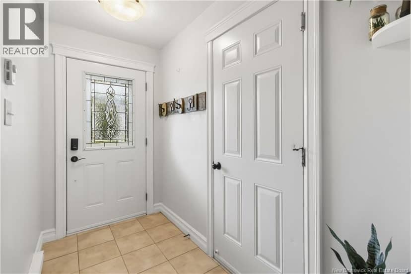 34 Oxiard Street — photo 4 of 29