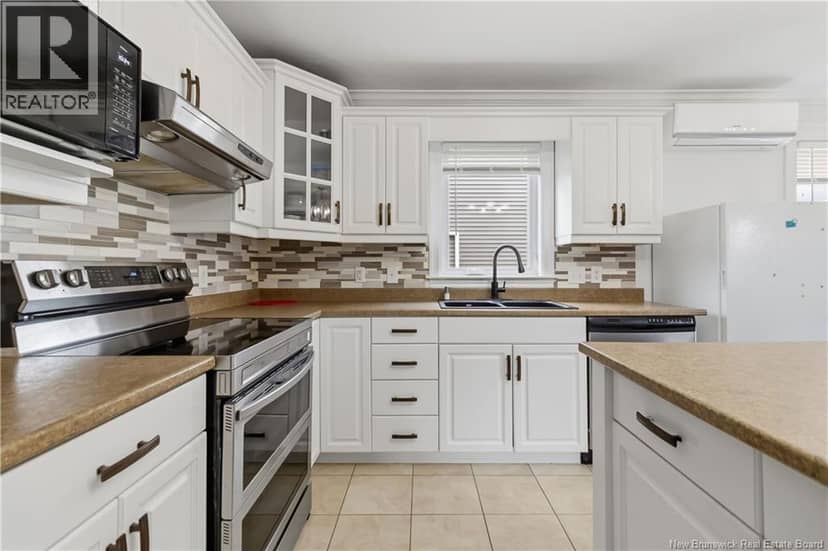 34 Oxiard Street — photo 9 of 29