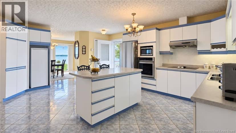 894 rue des Chalets Street — photo 8 of 35