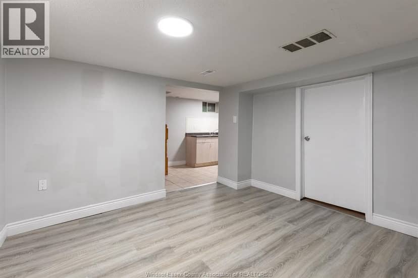 1761 Benjamin AVENUE — photo 23 of 30