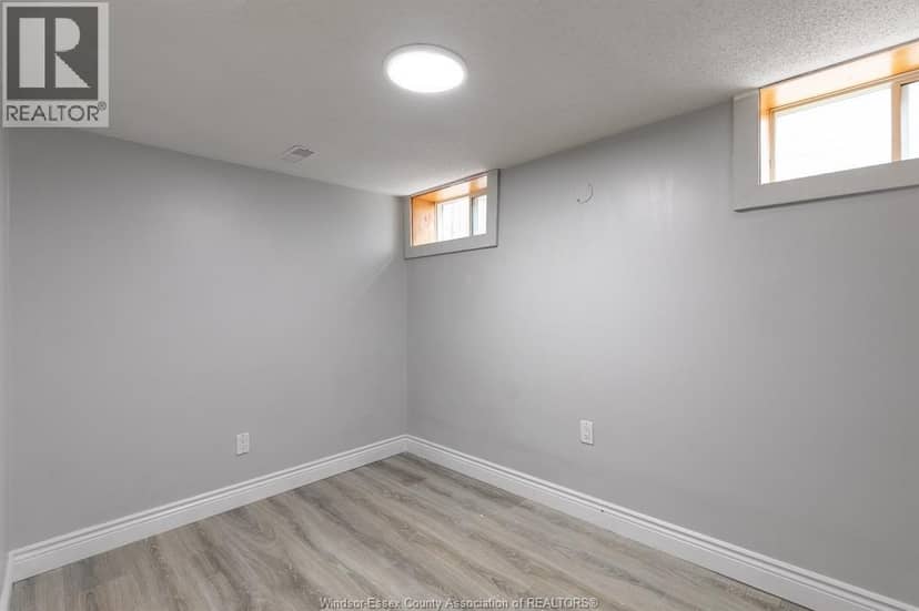 1761 Benjamin AVENUE — photo 24 of 30