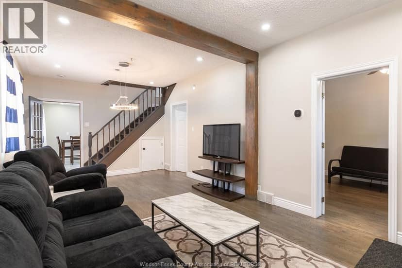 1761 Benjamin AVENUE — photo 3 of 30