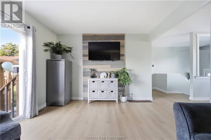 43 Shamess Crescent — photo 14 of 40