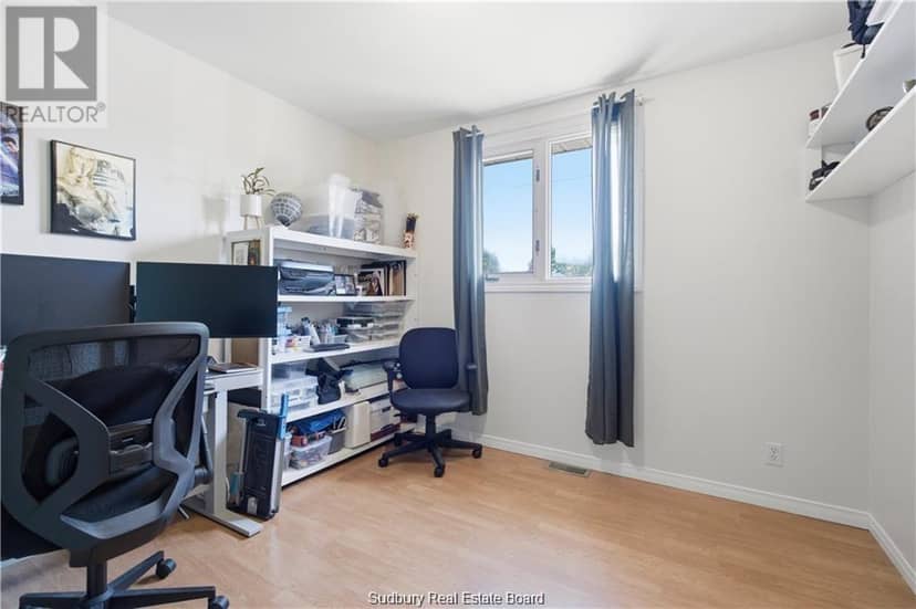 43 Shamess Crescent — photo 16 of 40