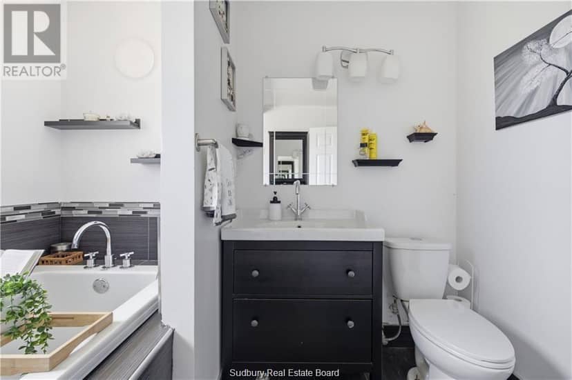 43 Shamess Crescent — photo 19 of 40