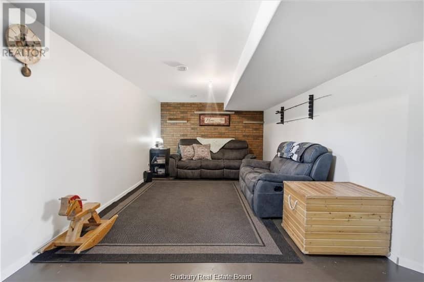 43 Shamess Crescent — photo 25 of 40