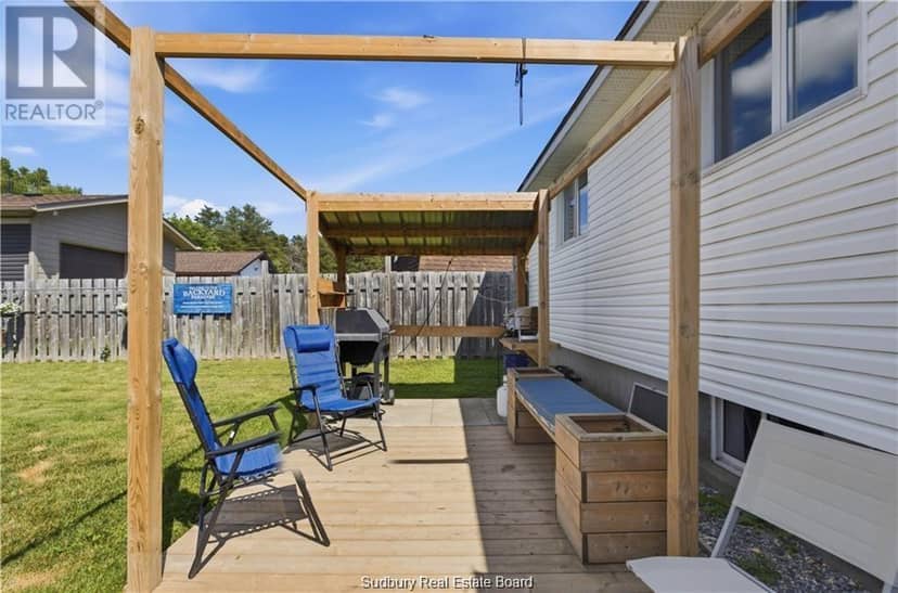 43 Shamess Crescent — photo 38 of 40