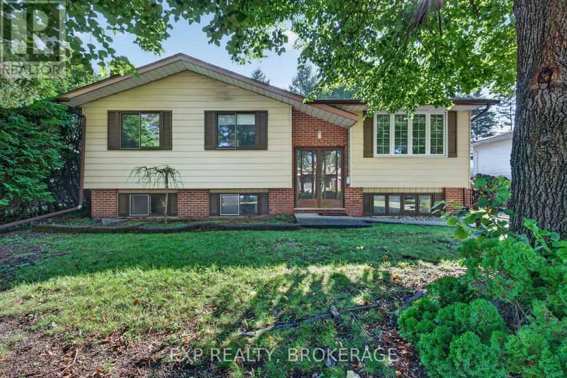 920 Safari Drive — photo 1 of 40