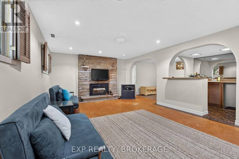 920 Safari Drive — photo 23 of 40