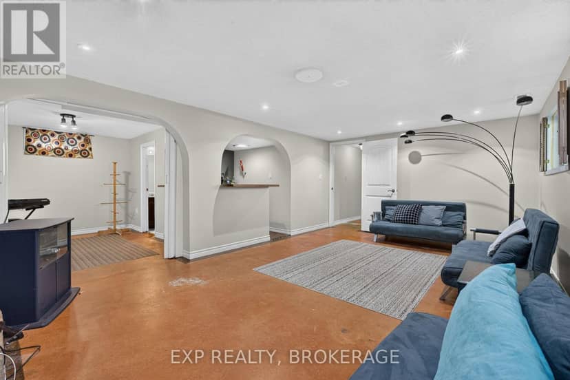 920 Safari Drive — photo 24 of 40