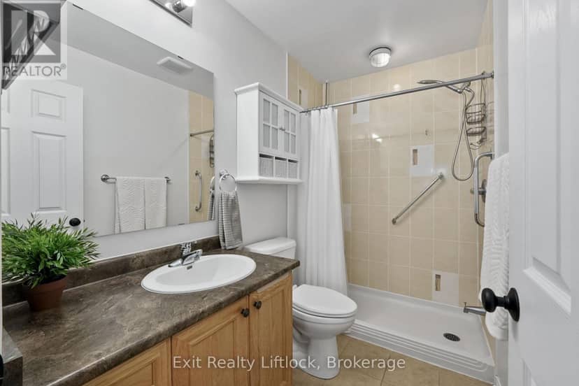 629 Tully Crescent — photo 14 of 40