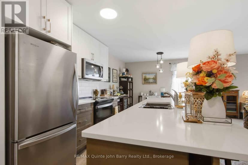 302-20 Hillside Meadow Drive, Quinte West, photo 6