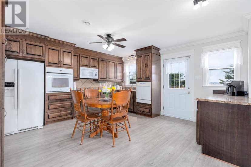 24 Meetinghouse Road, Pouch Cove, photo 6
